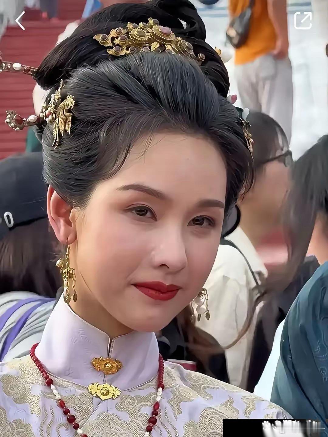 陈都灵脸上变化好大，美颜也遮不住，真让人吃惊 ​​​