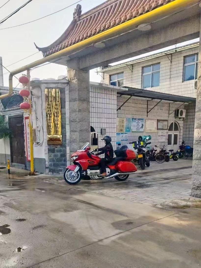 #长城摩托车# 这就被曝光了，下周的摩展将会首发，水平对置八缸！猜猜要卖多少钱？