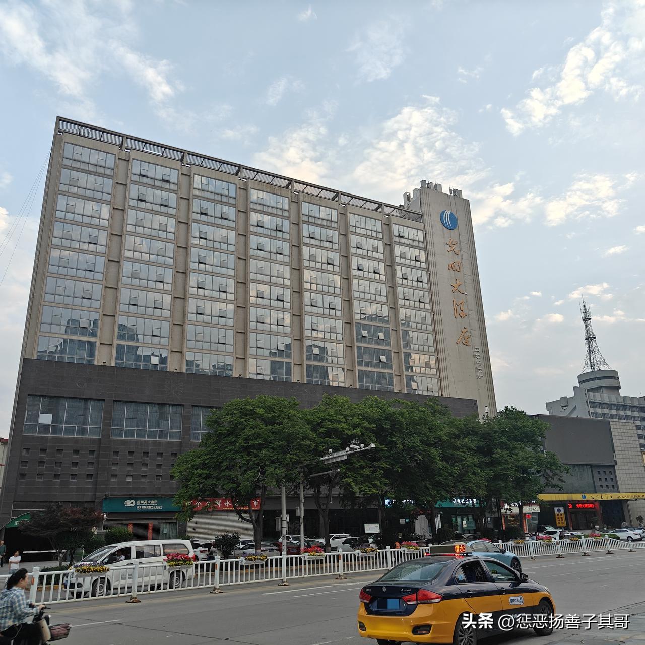 渭南 吃喝玩乐在渭南 渭南出租车个别司机素质太差没教养！
今天在渭南西二路，遇见