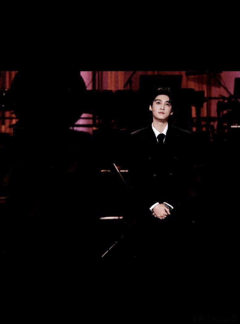 田栩宁 txn向全世界安利田栩宁 哥真的天生属于舞台，讲话落落大方，口齿清晰，在