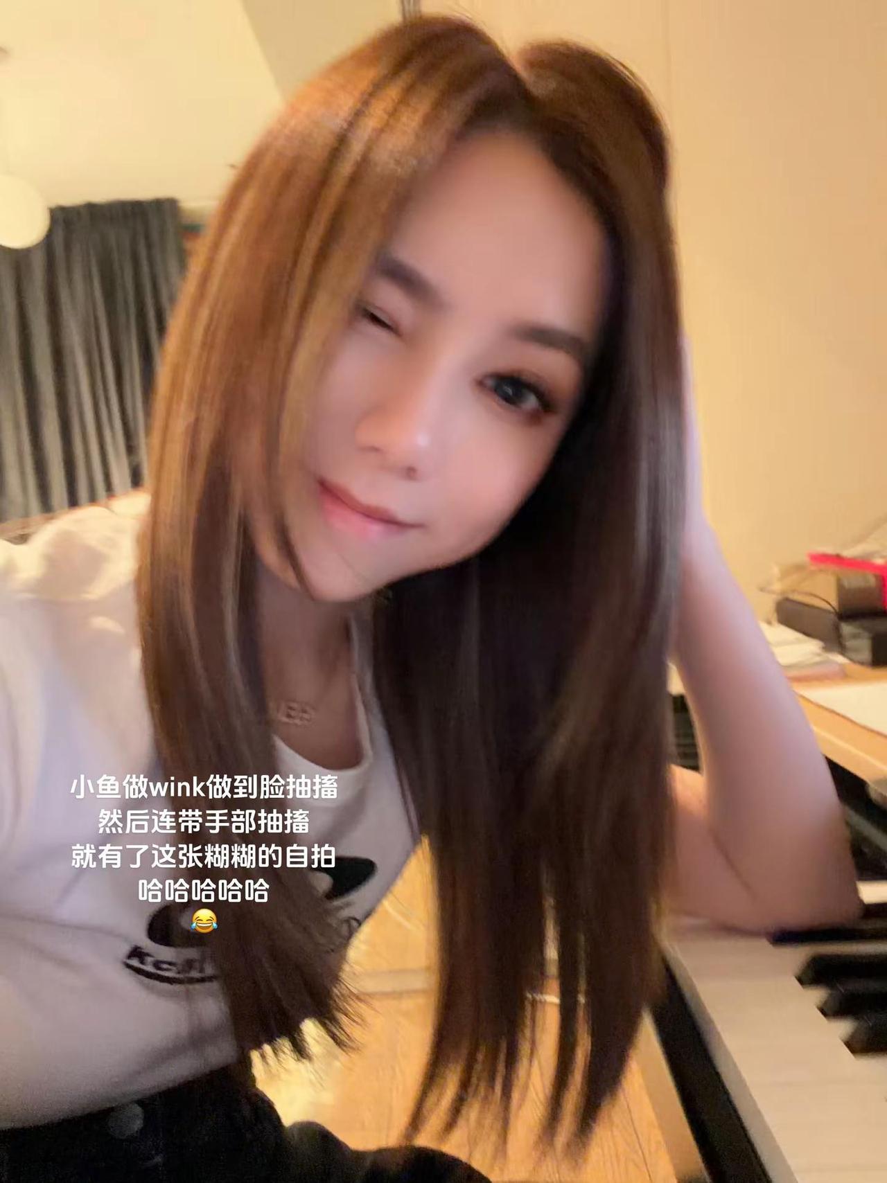 六月的最后一天 获得六张解自拍 并且没忍住告诉我们G9已写完六首 我只能说666