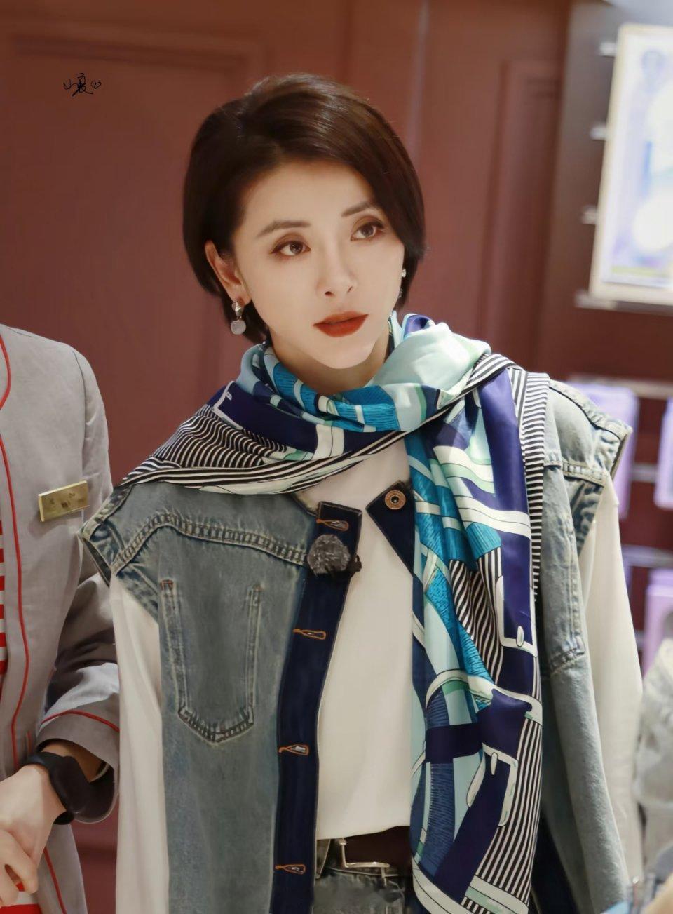 黄小蕾新戏角色还是春艳是人世间的春燕，是人潮汹涌的晖， 是黄小蕾。 ​​​