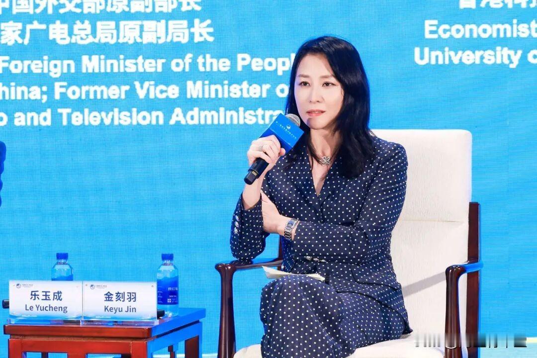 金刻羽：这是个伪命题！

在出席一个人大会议上，这些天被美媒炒作的经济学家金刻羽