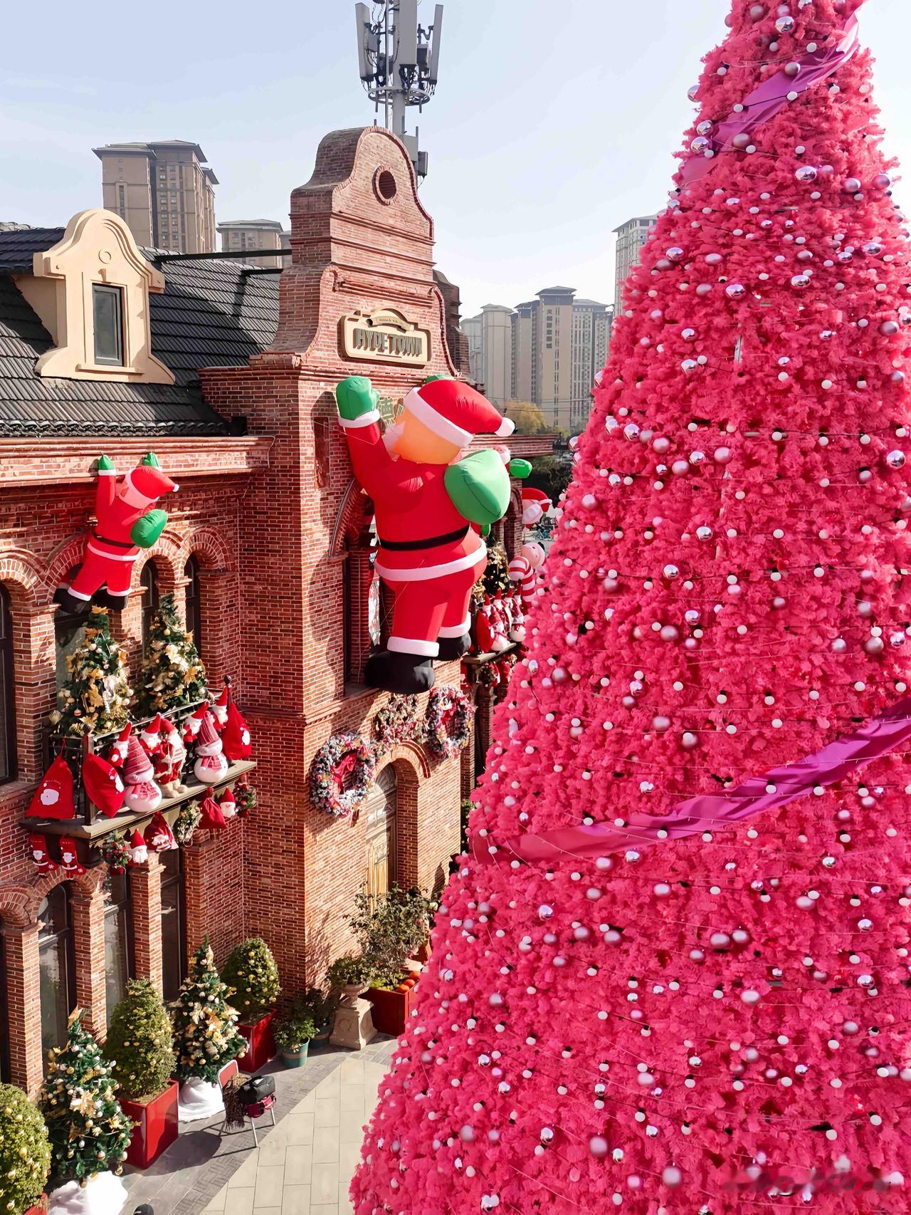 西安圣诞卷疯了！11月底就美到犯规🔔

救命！11.26实拍西安海德小镇，
圣