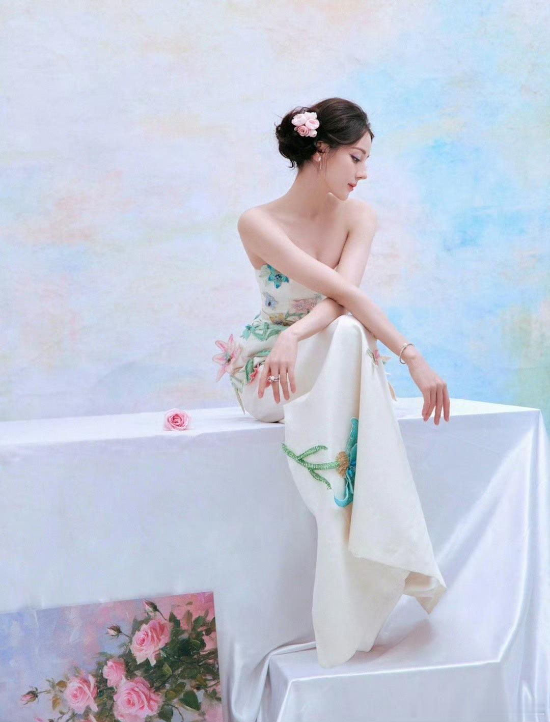 迪丽热巴·美貌绝鲨～ 