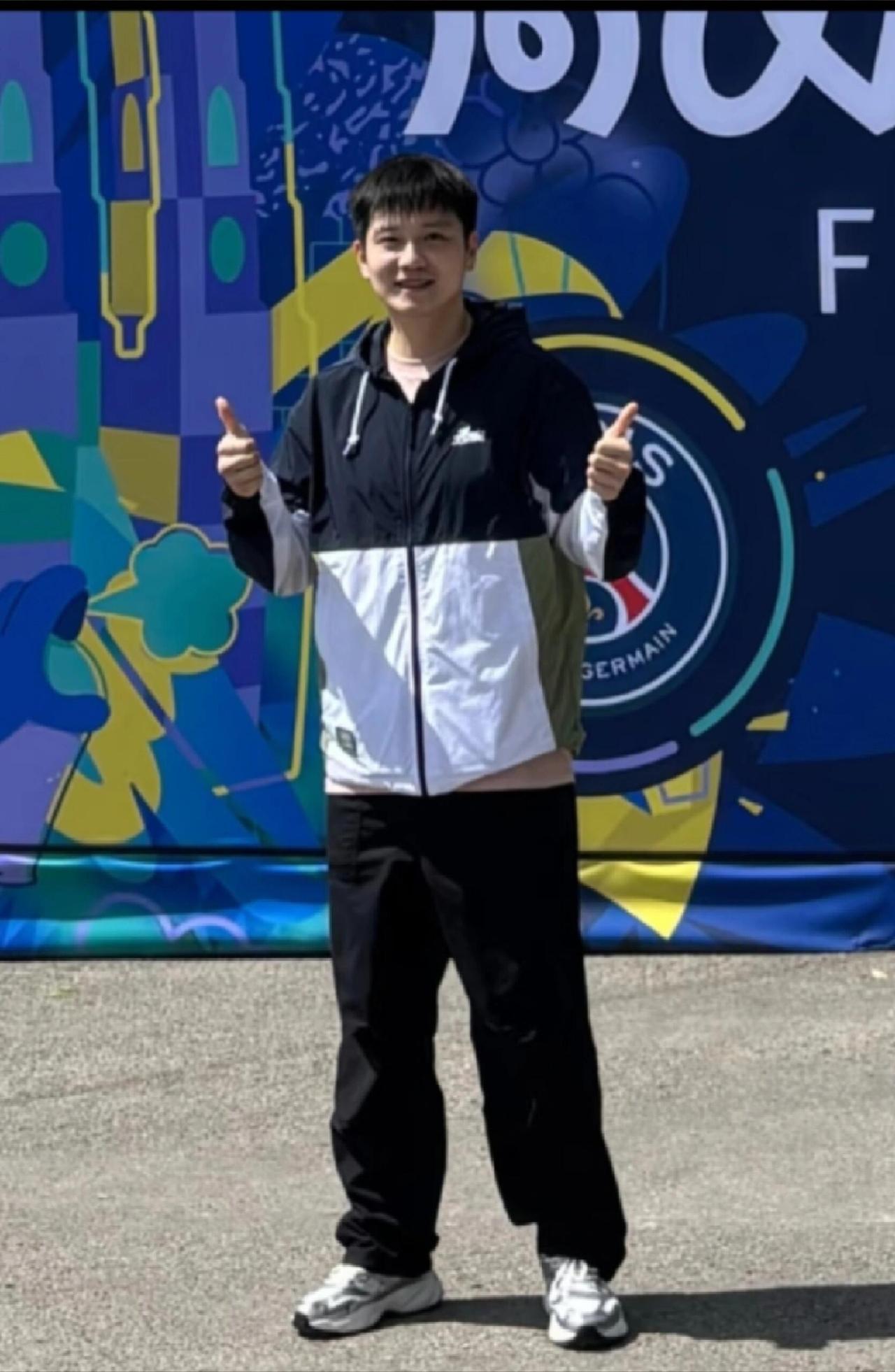 感慨万千，已经好久不见小胖，但是现在依旧是这个状态！
另一边东子在德很好，可以说