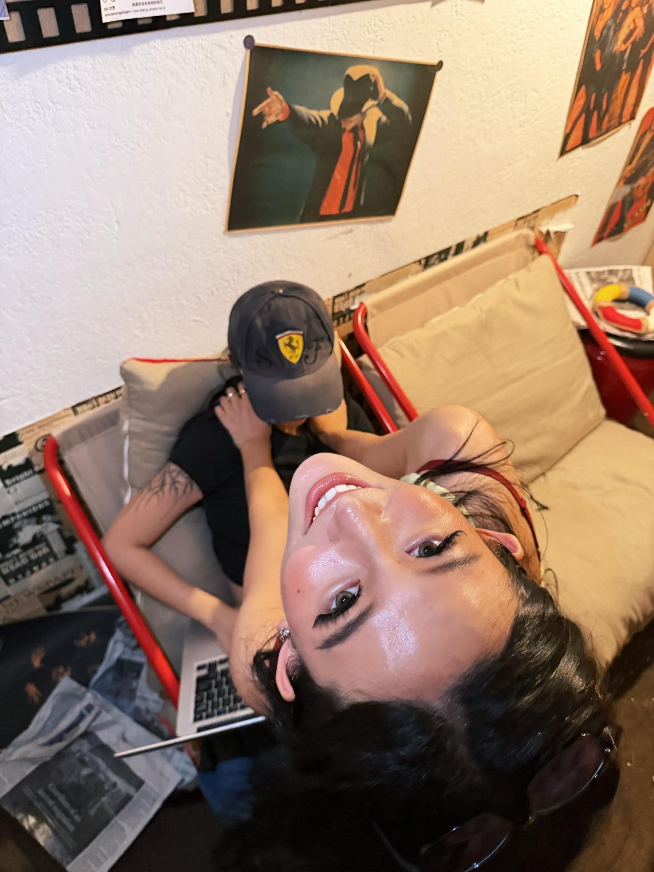 Fiona给我钱我要喝酒！