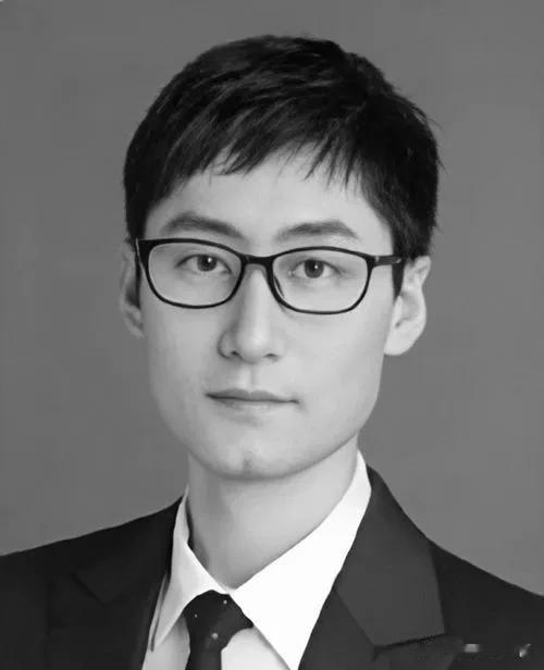 一次车祸，损失500个师？
冯旸赫，38岁AI天才，业界称他一个人顶500个师。