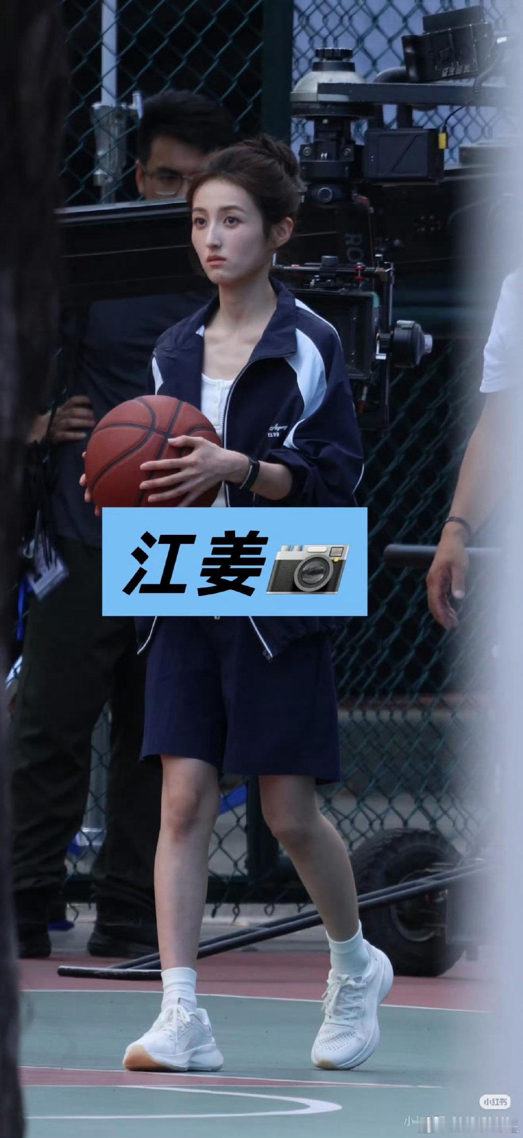 陈飞宇张子枫cp感张子枫长发以为内娱上新了陈飞宇张子枫新剧河清海晏同框路透出炉！