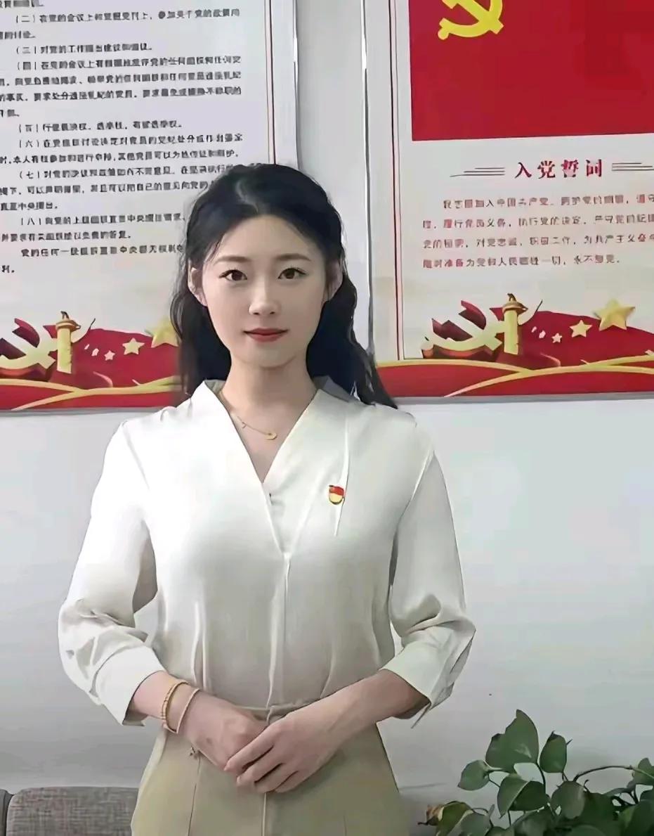 李阳和陈雪是一对无话不谈的好朋友。他们相识于大学，毕业后又幸运地在同一家公司工作