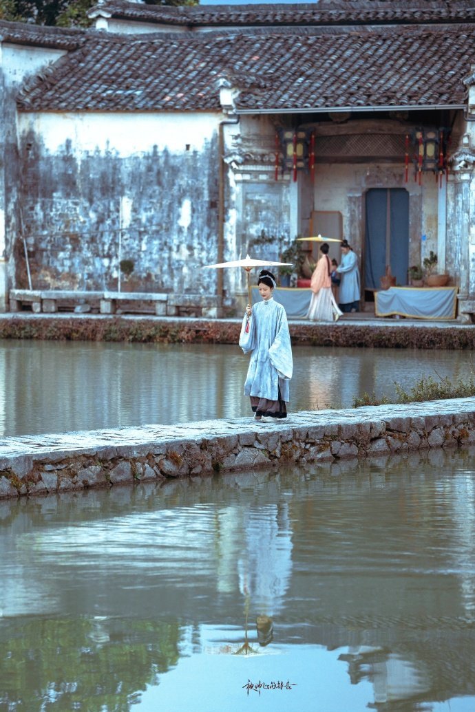 杨紫家业 杨紫李祯  一笔一划诉春秋，一撇一捺绣温柔，一动一静情无限，一生一世牵