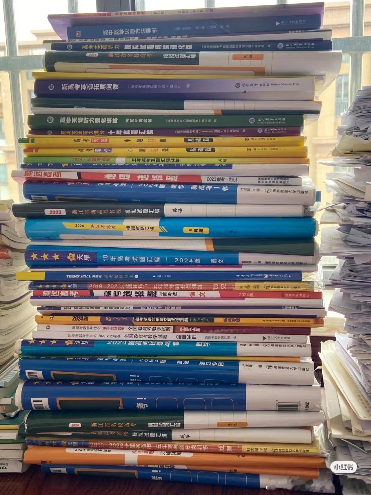 #高考生已经无聊得开始刷题了#这就是学霸吗，没想到就已经开始刷题了，这排解无聊的