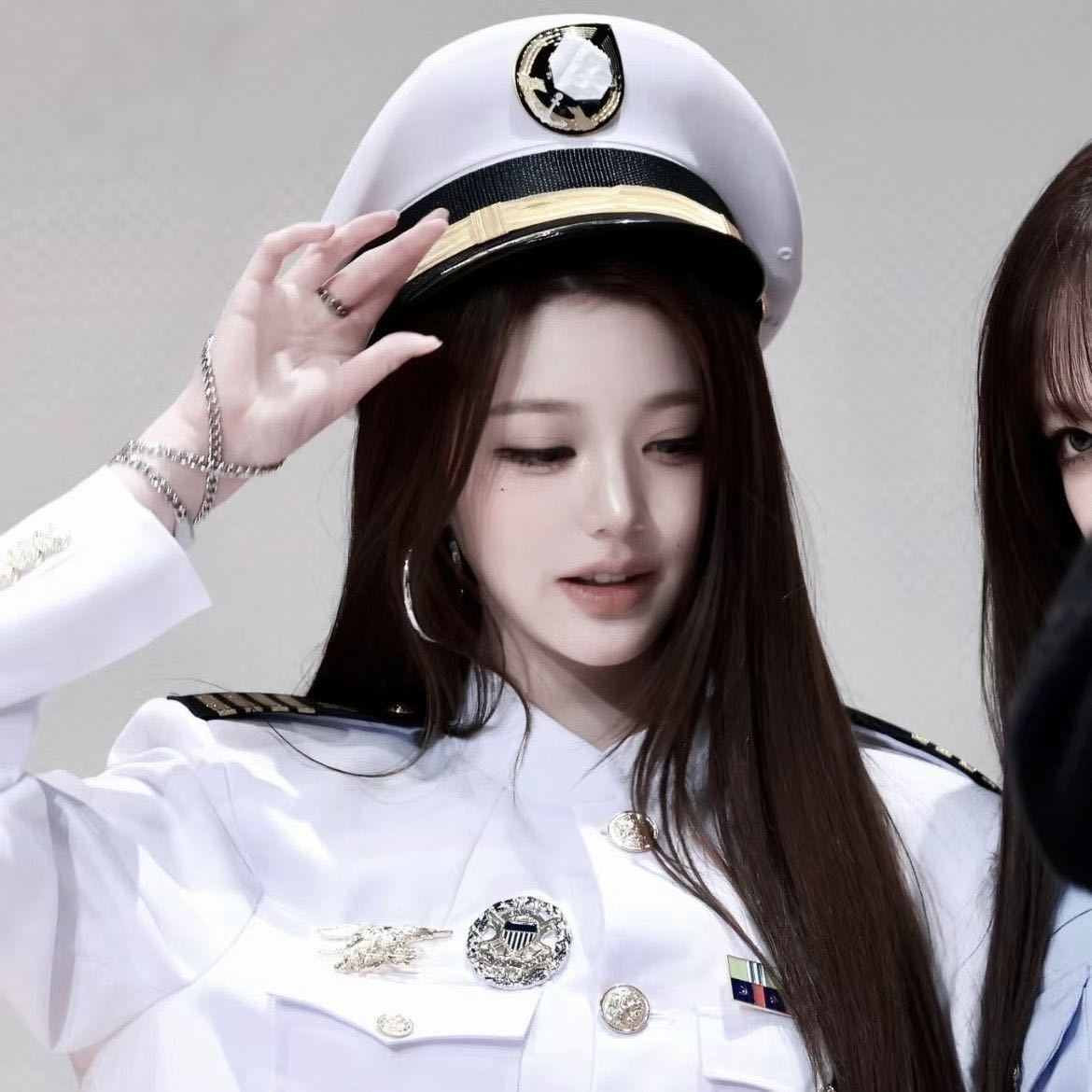 愚人节站姐团建 投稿【张元英】俊美 