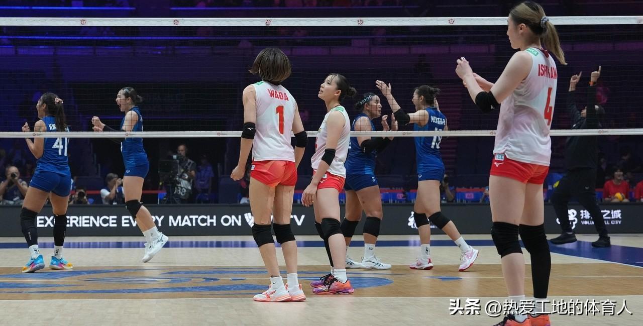 直通奥运梦已破碎💔
中国女排亚锦赛决赛2:3不敌泰国获得亚军
上一届亚锦赛中国