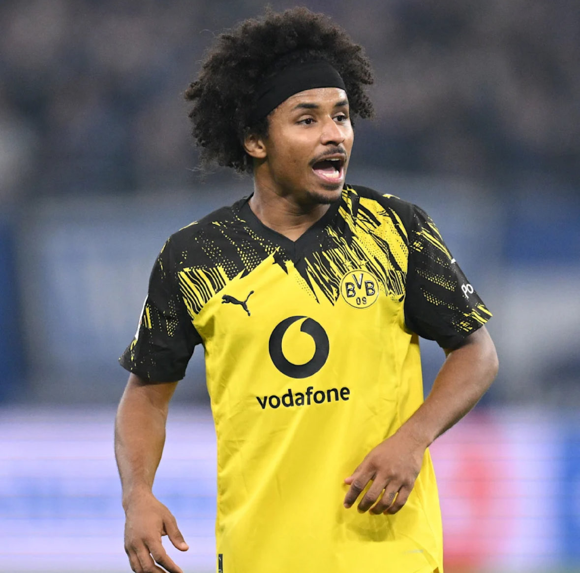 多特蒙德黄黑普鲁士体图：俱乐部希望与阿德耶米续约，但问题在于他的经纪人豪尔赫·门