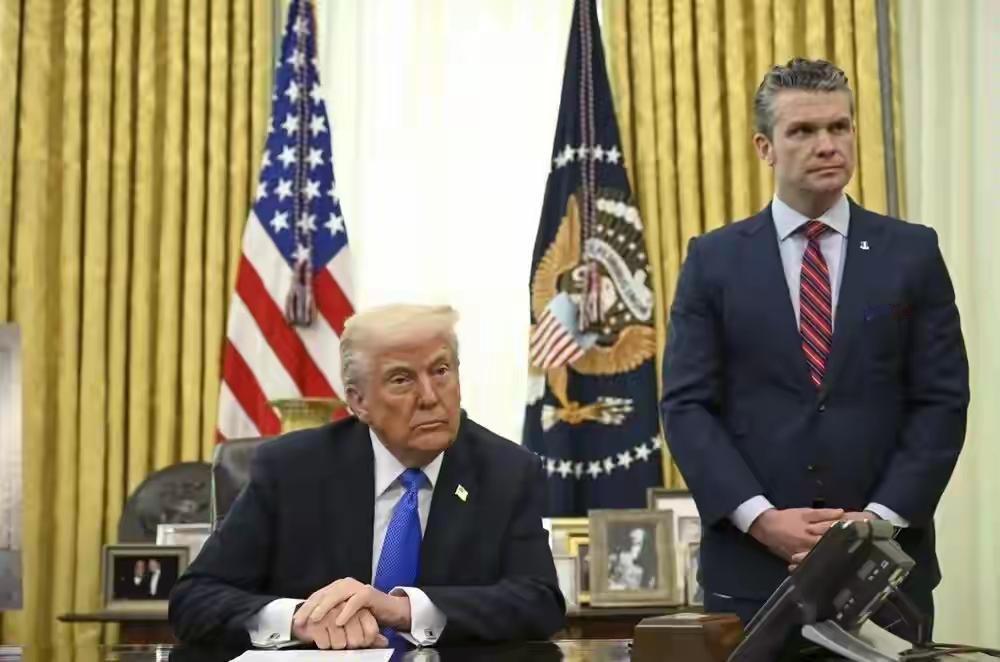 委内瑞拉先发制人，战斗机开火，美军敢不敢打？特朗普这下难办了