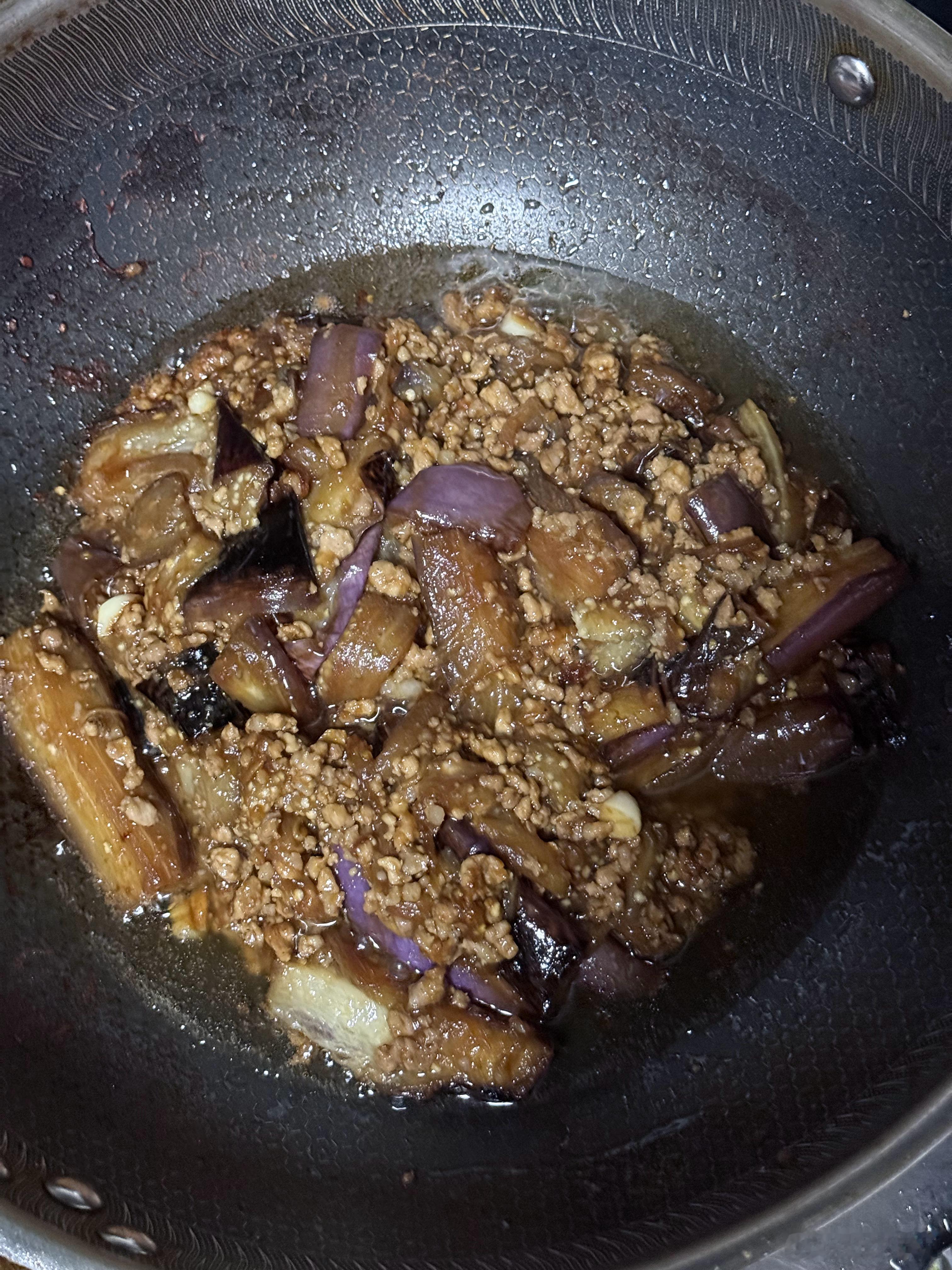 还得是中国茄子+中国猪肉+中国煤气做出来的茄子肉沫才好吃[yeah] ​​​