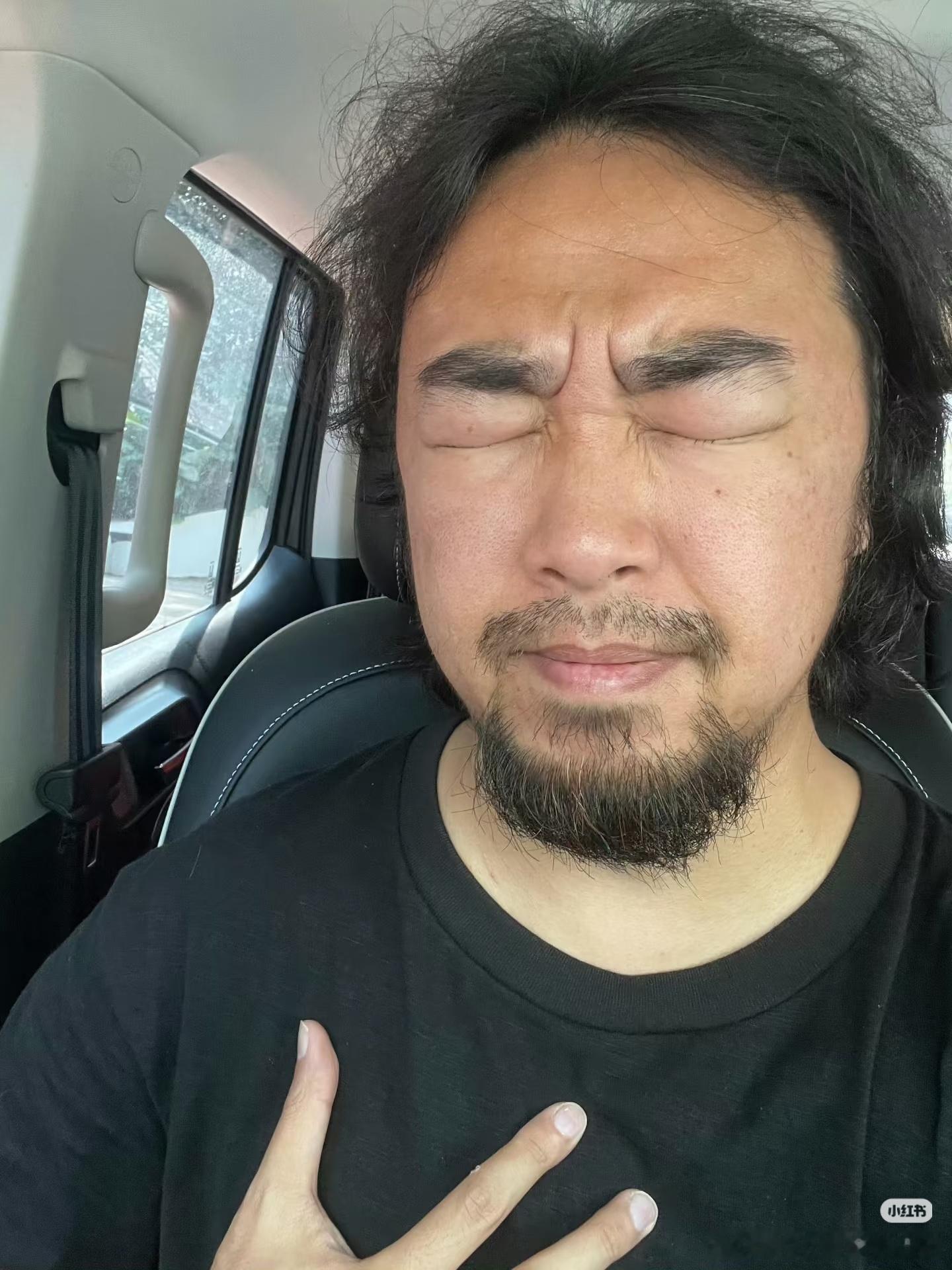 峰哥炒股失败卖签名照名场面来了😂炒股折戟之后，峰哥居然开始卖签名照补贴，满满的