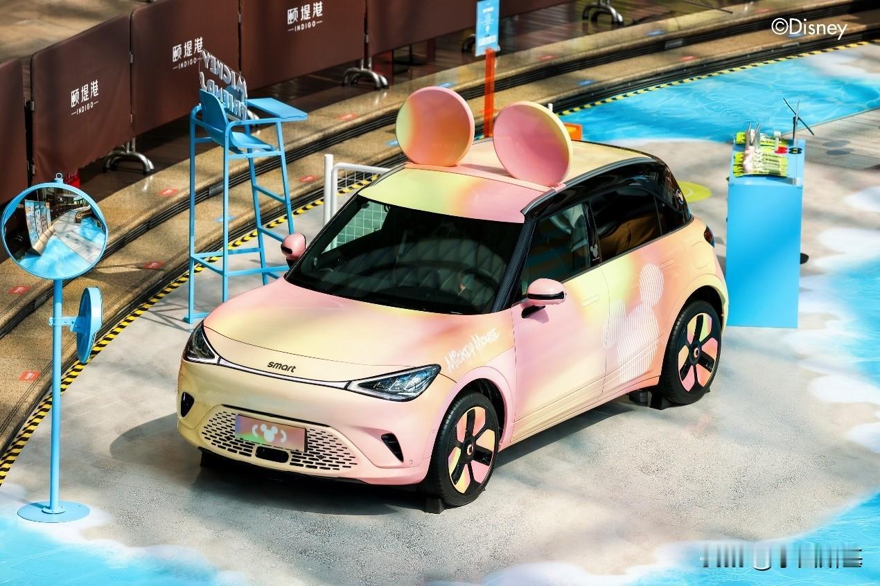可爱元素配可爱的车，smart米奇限定艺术车现身北京。

7月5日，基于smar