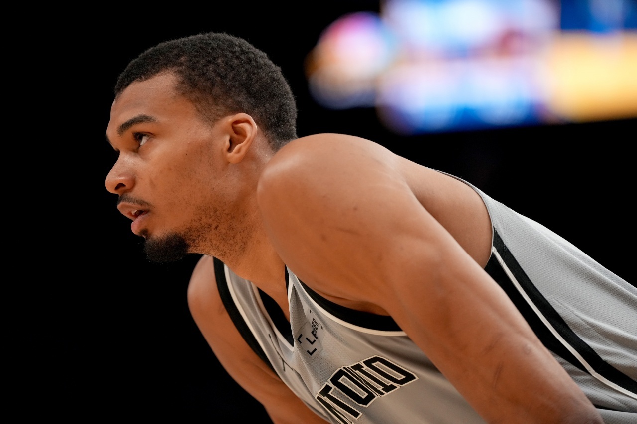 🔥Haynes：文班亚马核磁共振检查结果正常，没有出现严重伤情今日，NBA记者