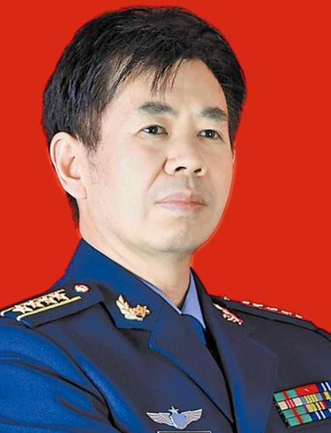 别让戴旭退圈！
60岁老爷子讲真话，
不该被当成噪音！


戴旭这件事
我有点看