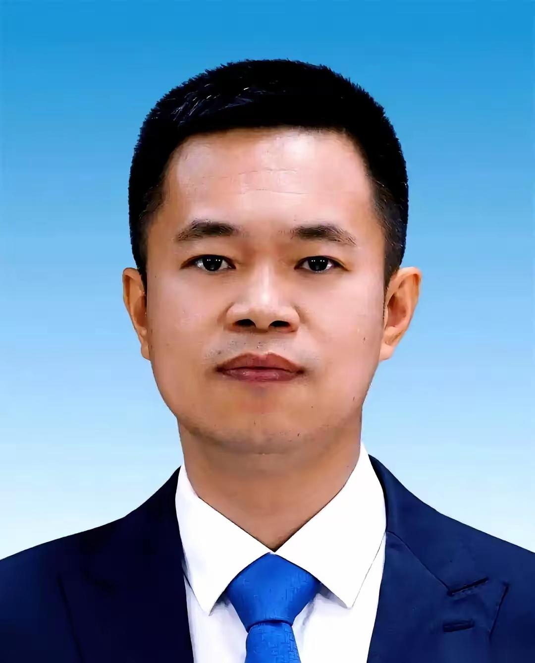80后殷敬伟当上哈工程校长的消息，我是真的愣了好几秒！
要知道哈工程可是211，