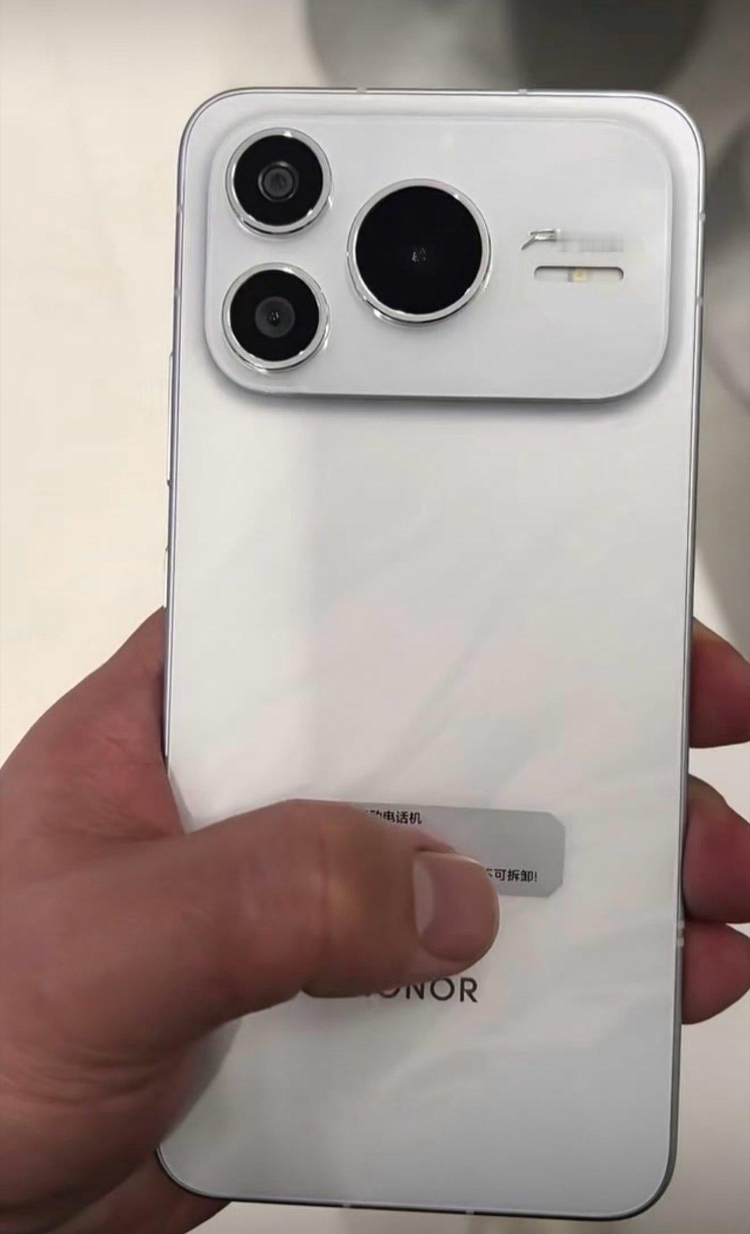 荣耀Power2真机曝光，普及用上了金属边框、直屏、红外遥控功能，大家觉得这个外