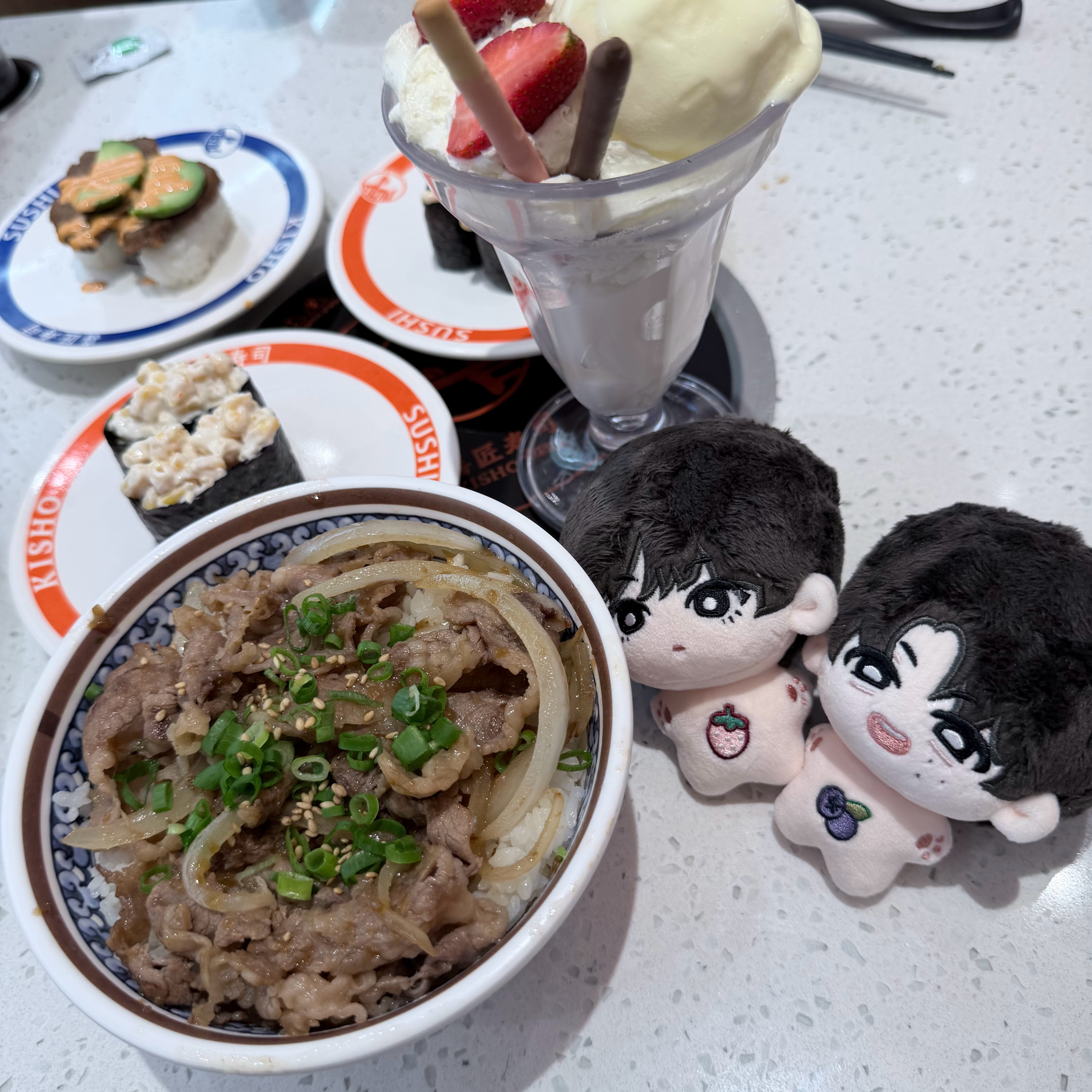 草莓蓝莓先吃 
