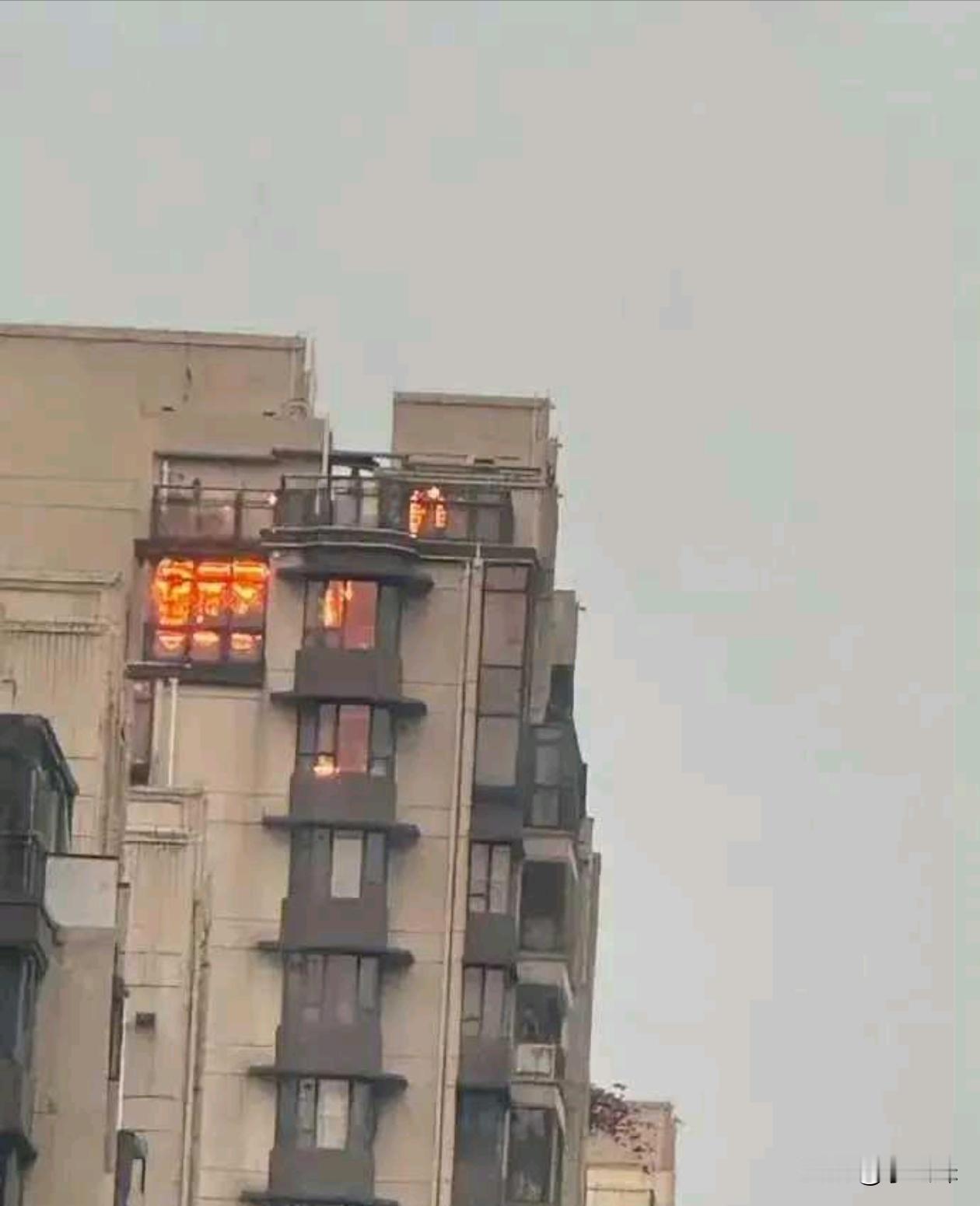 这哥们火了，119一个月来了5次