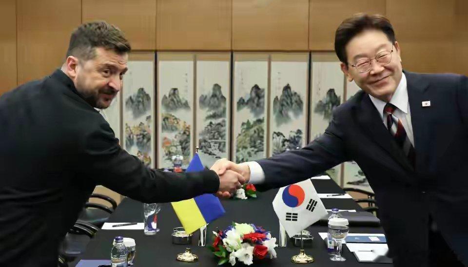 5万朝鲜兵压境，泽连斯基也没料到，朝鲜援俄居然这么不惜血本估计泽连斯基自己也没料