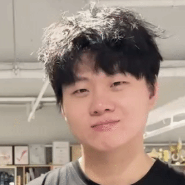 看完小树林那个视频我觉得我该睡了………… （放几张萌🐻清洗一下记忆） 