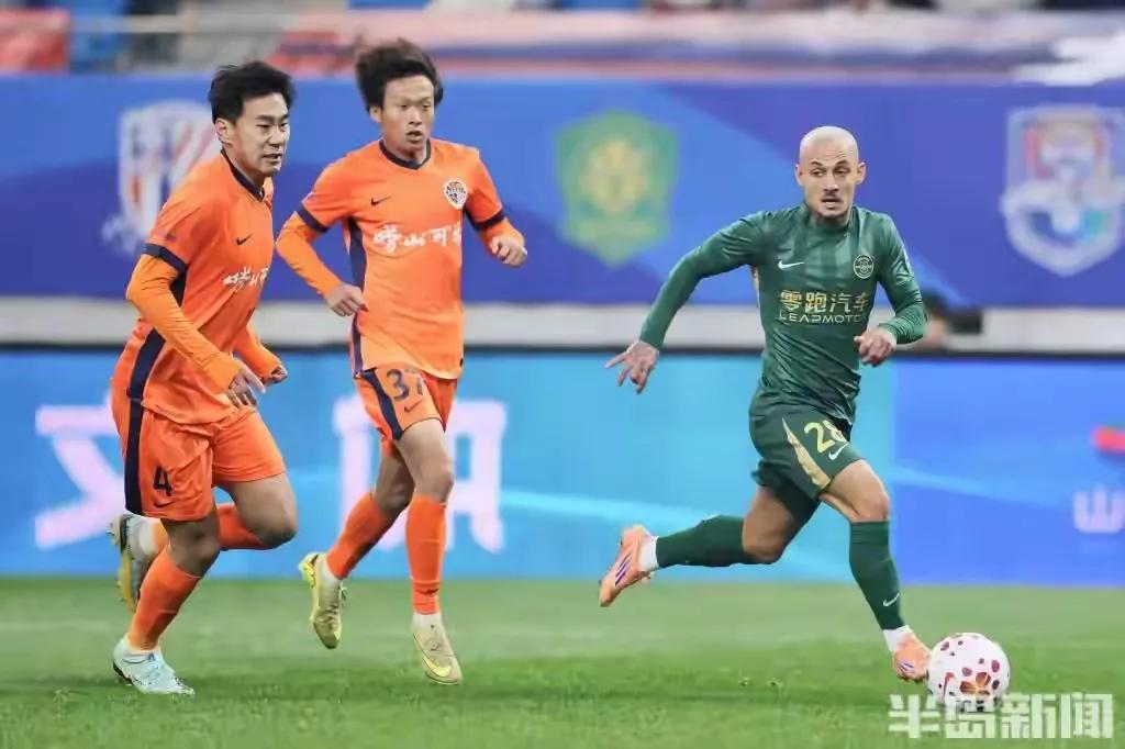 不是说米兰不行 他的打法容易激怒对手

换了新帅的青岛海牛队，比赛是好看了，这通