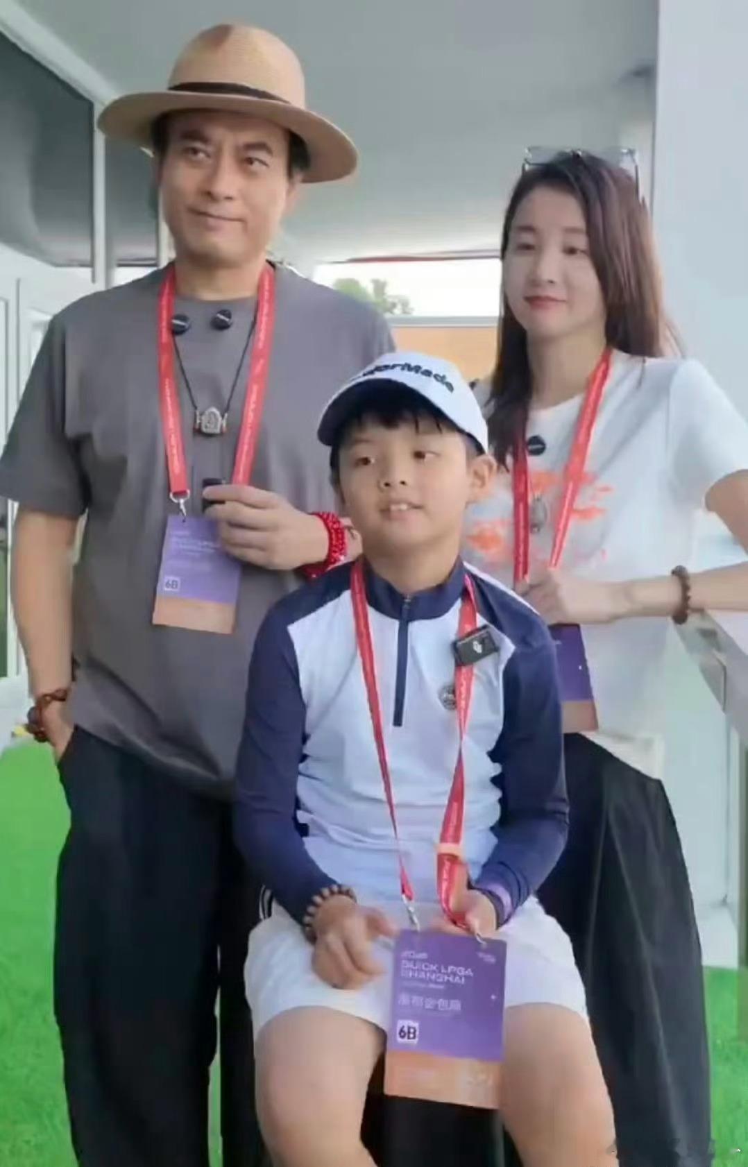大儿子陈纪宇，小儿子章纪晨，平分姓氏的约定，是陈龙给章龄之独一份的偏爱与尊重陈龙
