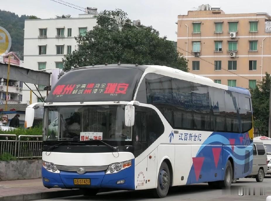 江西 江西赣州市曾经的省际长途线路（四），不知还有多少在跑？
赣州—瑞安
赣州—