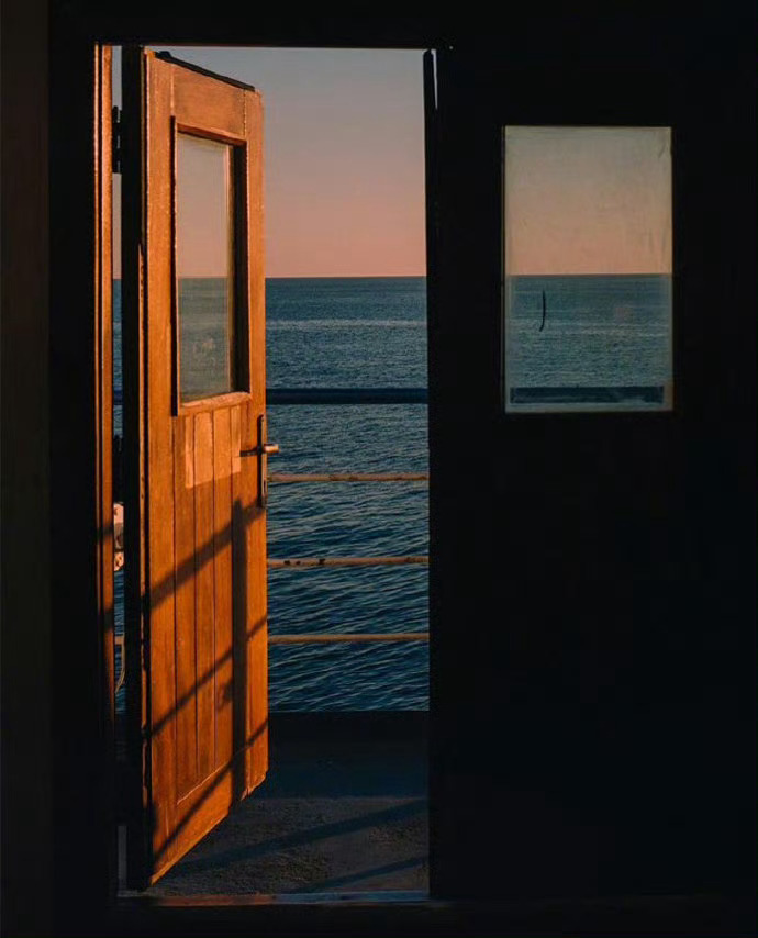 普天下最糟的事，莫过于怀着满腔心事和秘密，并非无人可诉，而是没有人听得懂。 ——