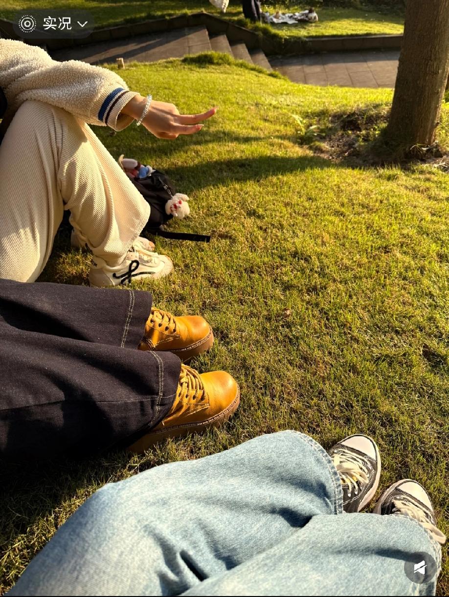 福报已到账｜恭喜我，住进阳光里☀️
 
我离开了消耗我的人，告别了阴冷潮湿、让我