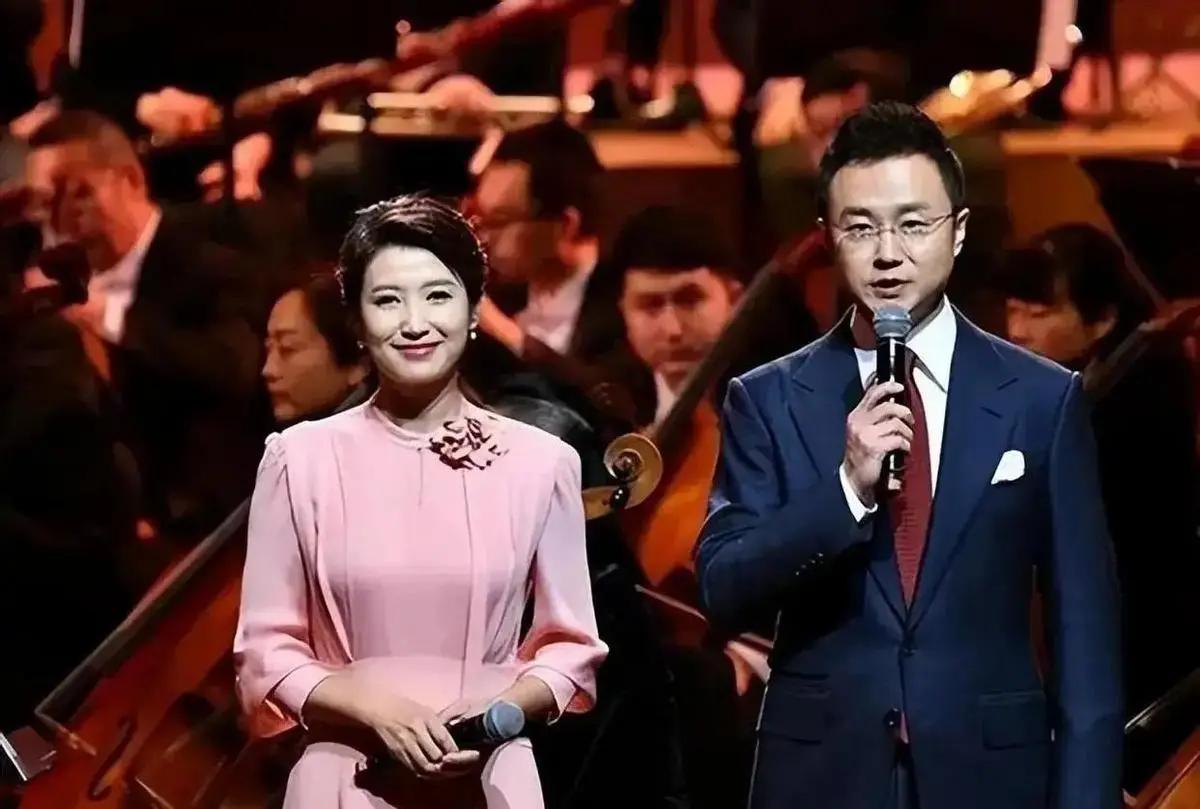 2017年，著名主持人刚强向春妮求婚，春妮表示：“结婚可以，但是咱先说好，我不会