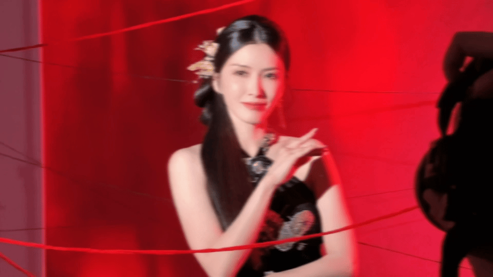 徐洁儿让小说里的万人迷有脸了徐洁儿旗袍身材很曼妙旗袍加身，妥妥书里走出来的万人迷