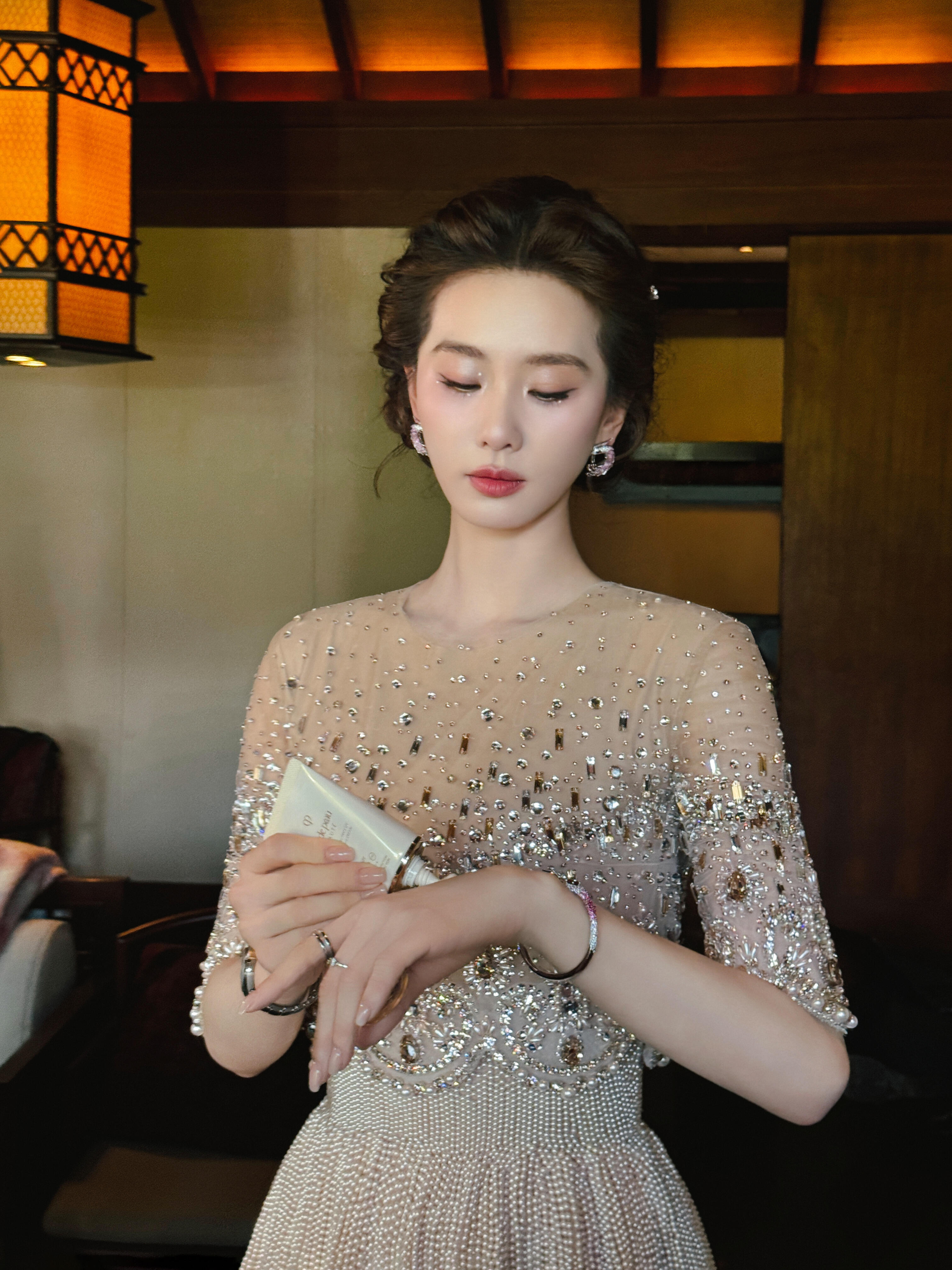 今天好热🥵来自刘诗诗2026VOGUE九寨沟 Celine 
