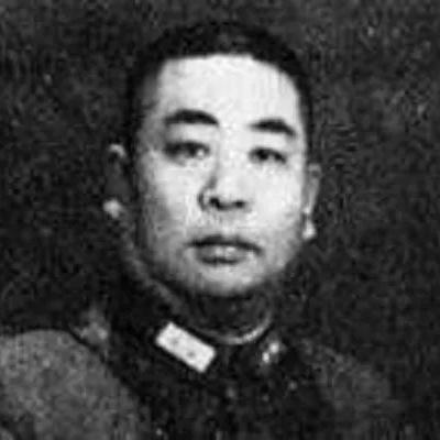 1959年，被关在功德林的国军中将，半夜去上厕所，却发现身后有一个白衣女子，他顿