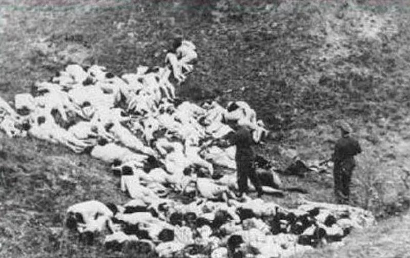 马克思在1833年，以26岁的年龄写下"犹太人的真正上帝是汇票，钱就是犹太人的上