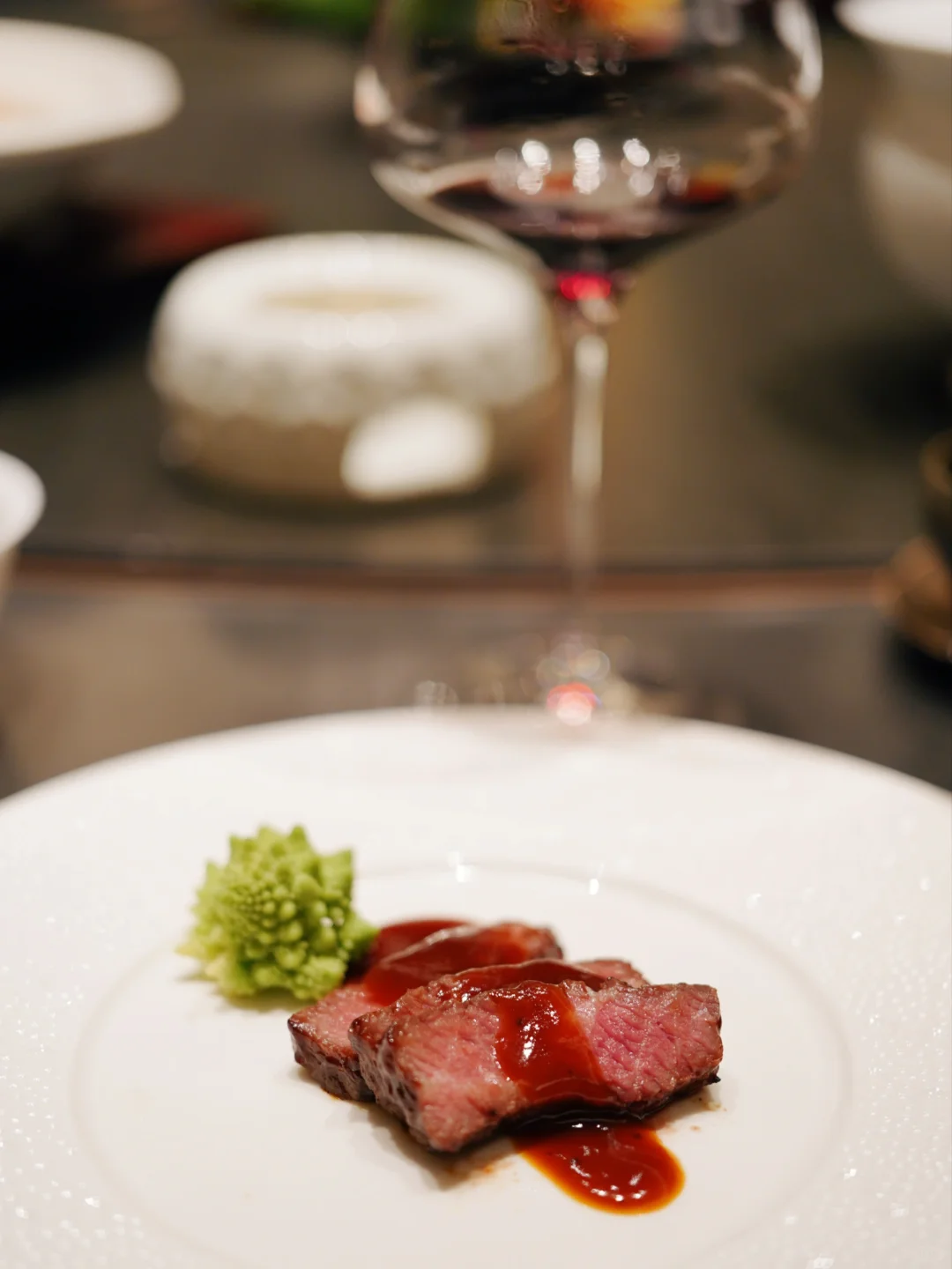 这家徽菜餐厅竟然搬来了迎客松？