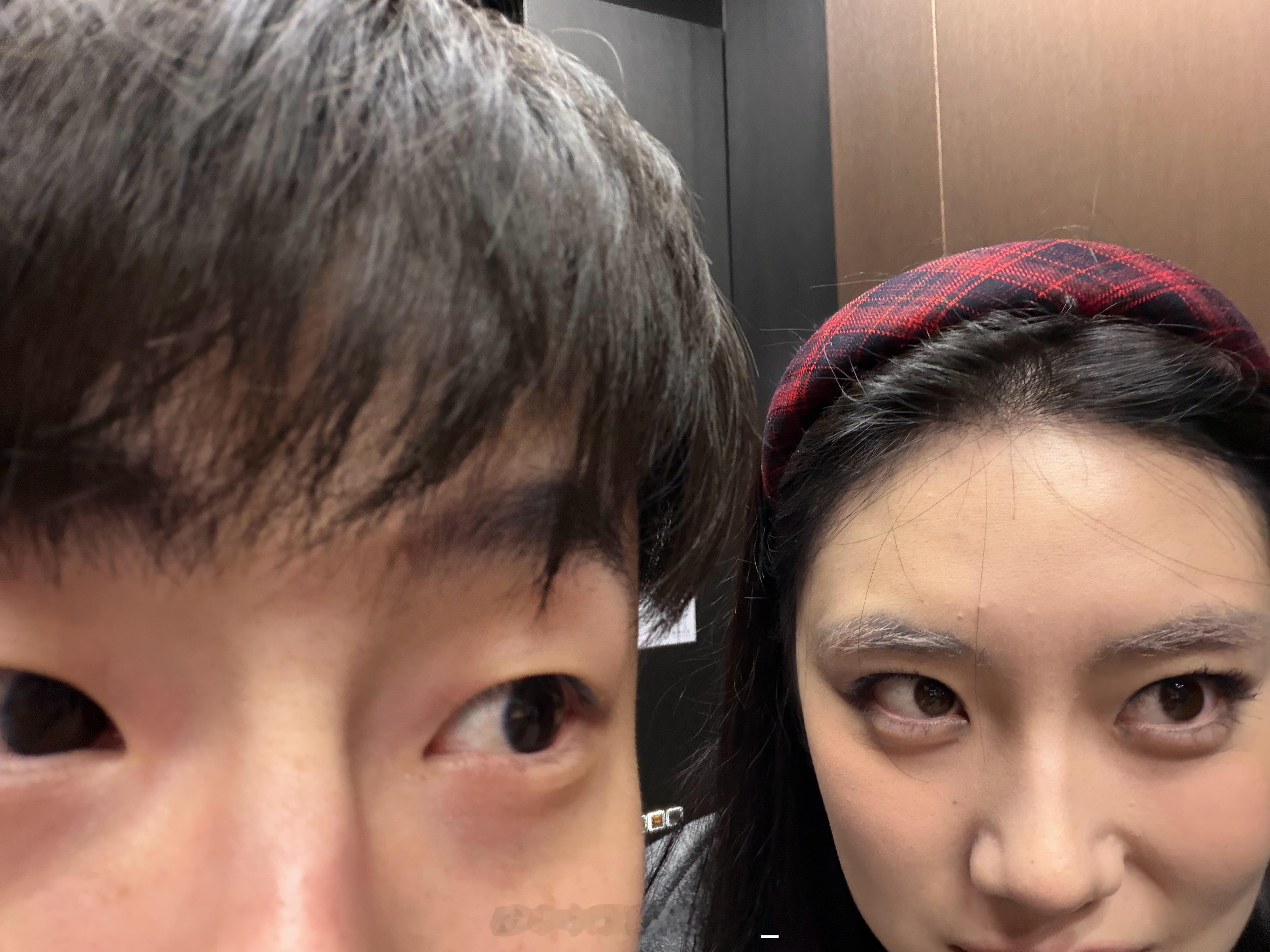 20来个小时没睡，一站就是一天，看我俩的黑眼圈已经到什么地步了，朱姐吃饭还没回来