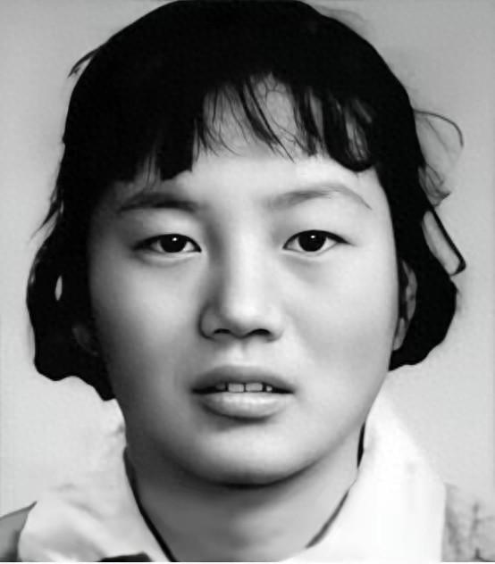 “俺今年30岁，还是个光棍！”1968年的忆苦思甜大会上，卢兆东的发言震撼全场；