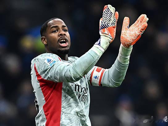 米兰将尽一切可能留住迈尼昂…本赛季迈尼昂表现出色，本来米兰已经停滞了和迈尼昂的续