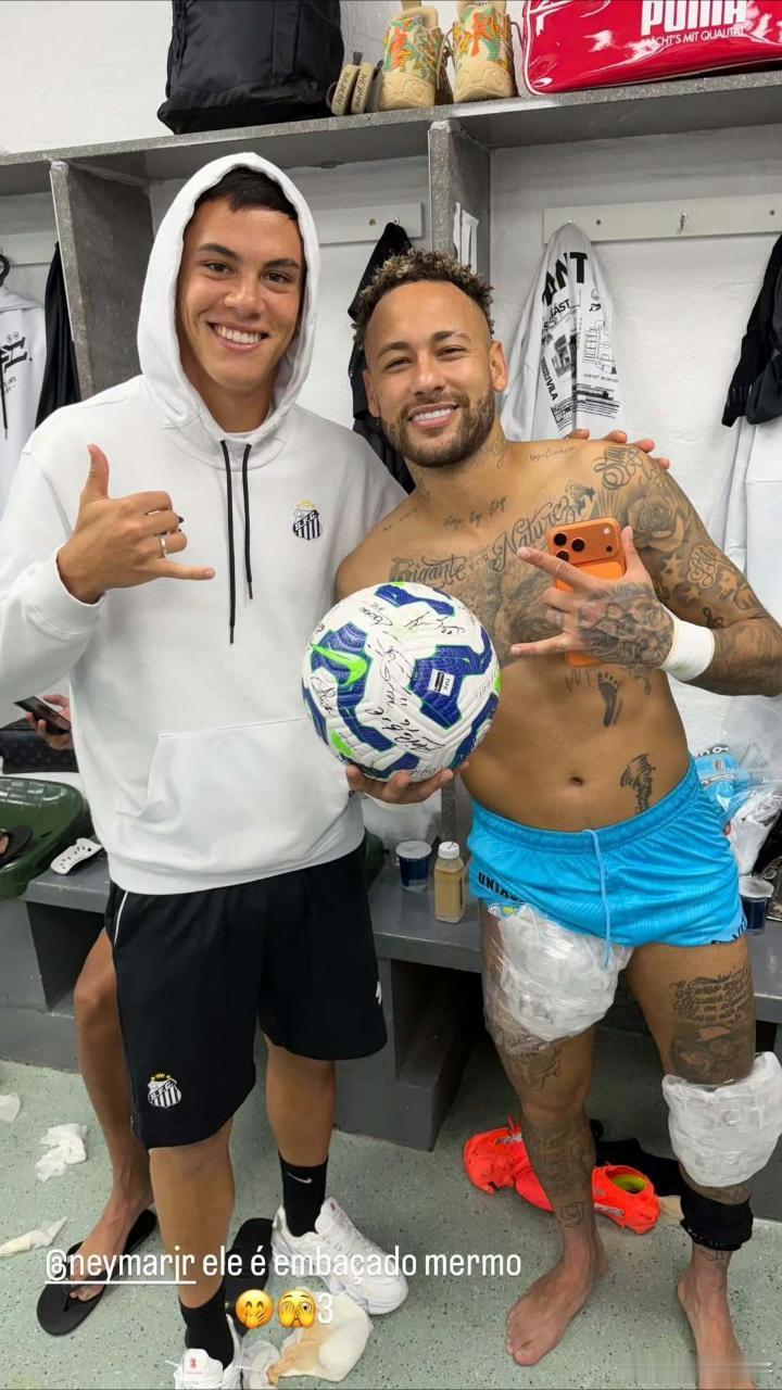 内马尔对足球的热爱和对团队的贡献一张照片打碎所有谎言 