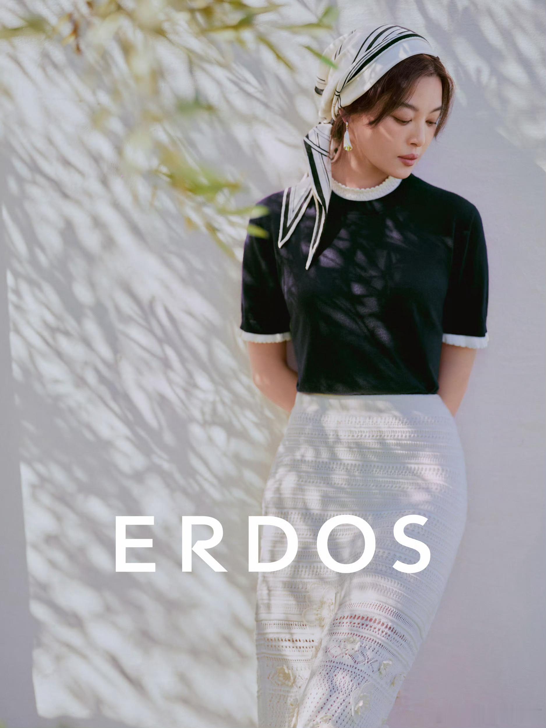 蕾子真是会拍会展现，完全是国际大牌的既视感！ 