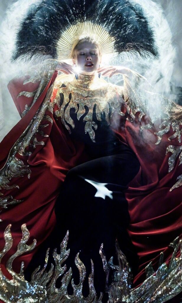 V Magazine Summer 2026 夏季刊高定服饰专题，从封面的Arm