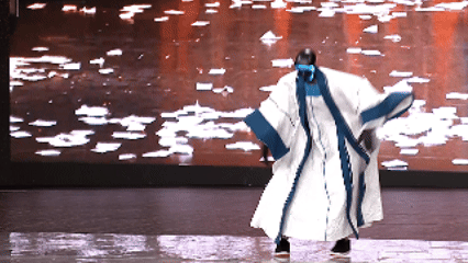 机器人替你带娃做饭还需要多久春晚同款机器人已经next level！炫酷空翻稳稳