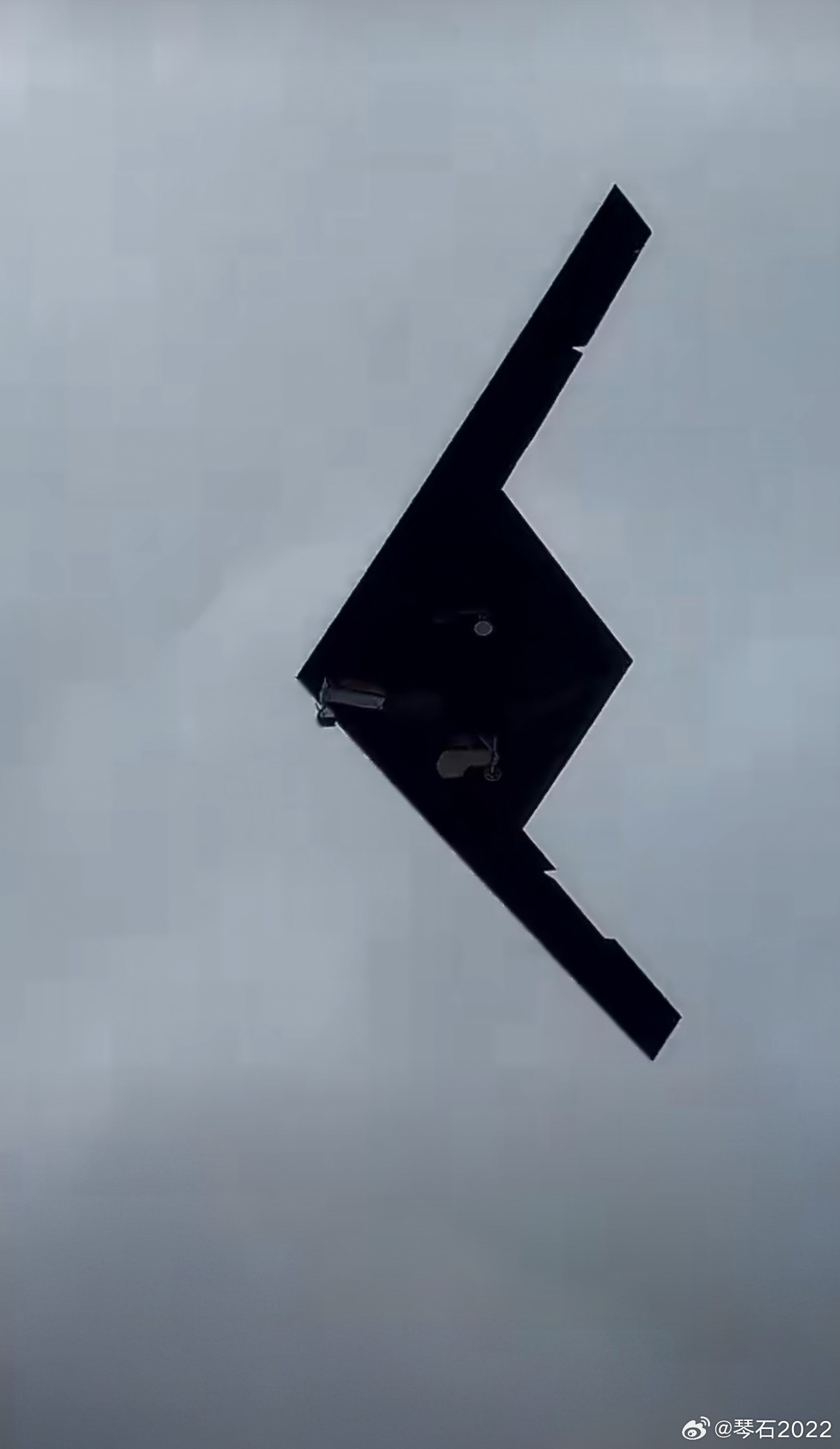 RQ180还遮遮掩掩干啥？已经落后于我们的马兰系列了！还装B…中国6代机中美军事